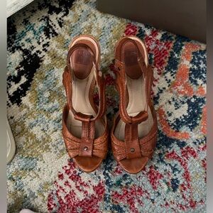 Frye Tan Leather Sandals small discolor on last pic